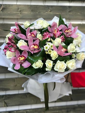 Букет цветов из: Розы и Хризантемы в Борисовке
