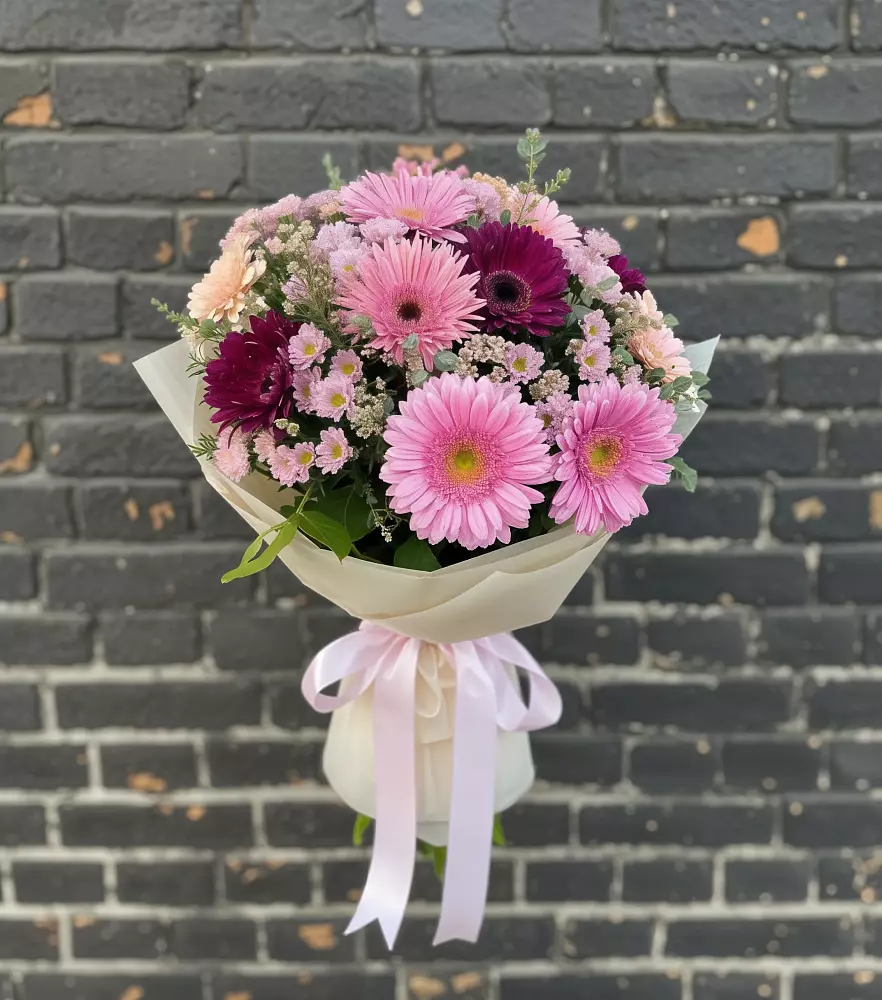 Букет цветов из: Герберы и Хризантемы в Борисовке