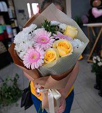 Букет цветов из:  Герберы, Розы и Хризантемы в Борисовке
