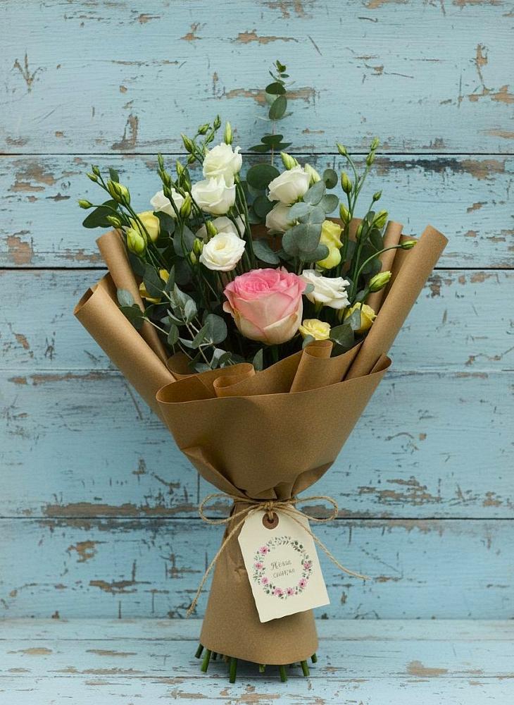 Букет цветов из: Розы и Лизиантусы в Борисовке