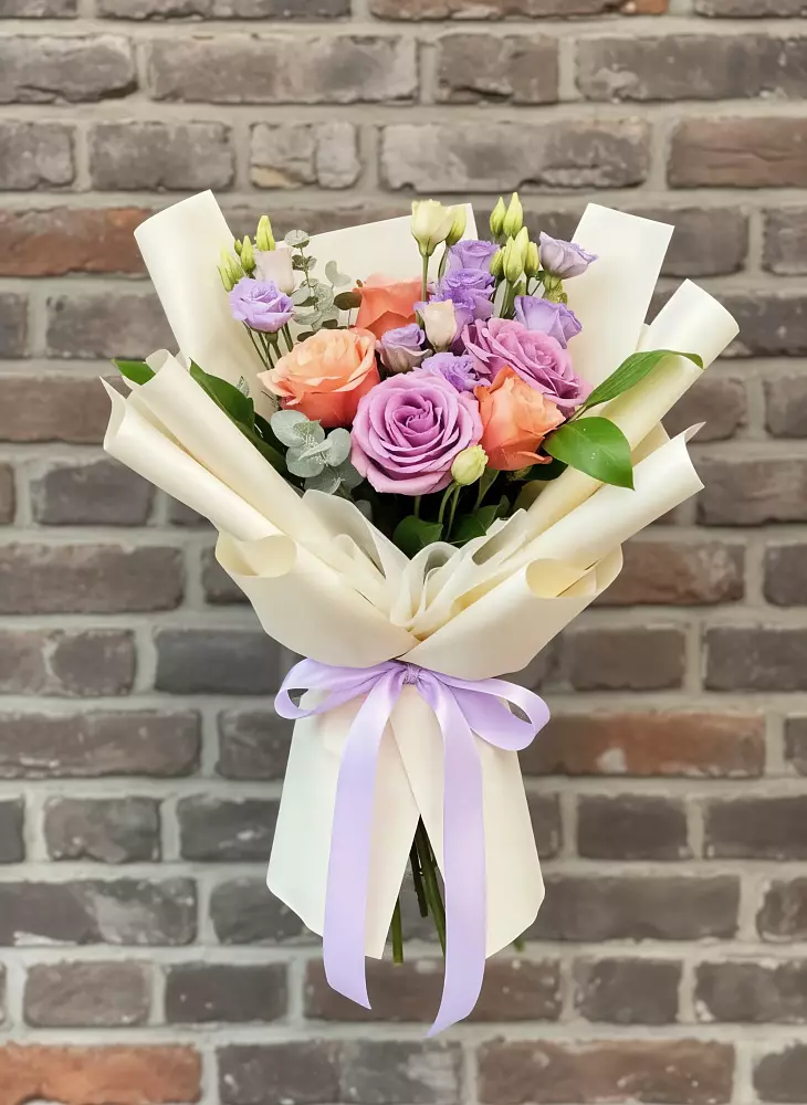 Букет цветов из: Лизиантусы и Розы в Борисовке