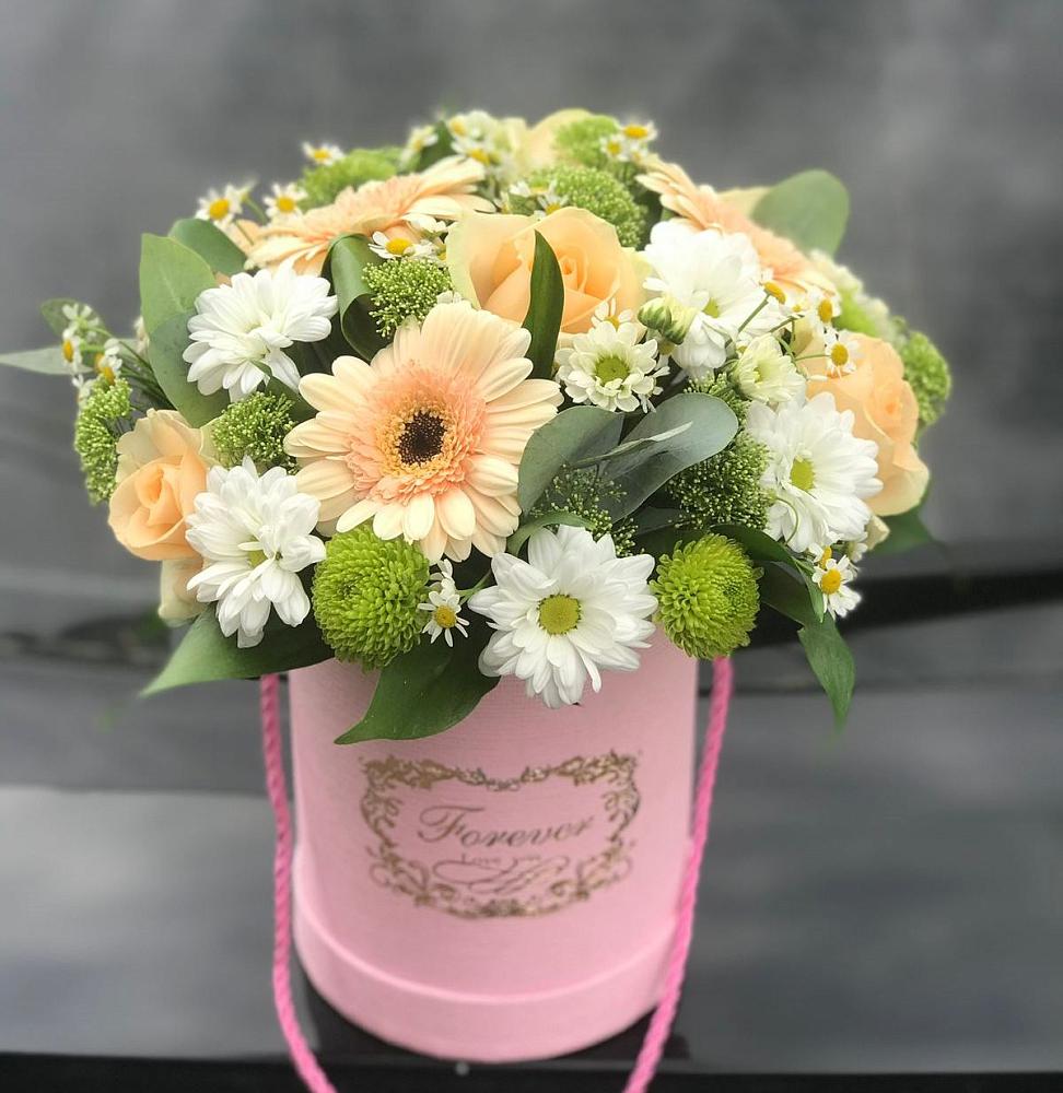 Цветочная композиция из Розы, Герберы и Хризантемы в шляпной коробке в Борисовке