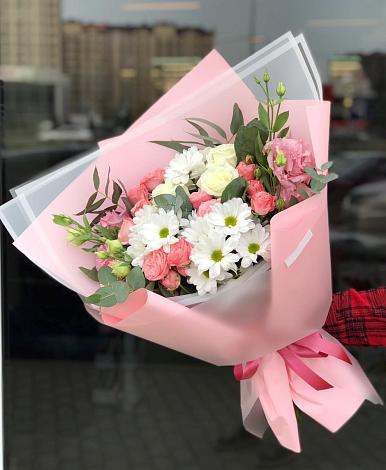 Букет цветов из: Розы, Лизиантусы и Хризантемы в Борисовке