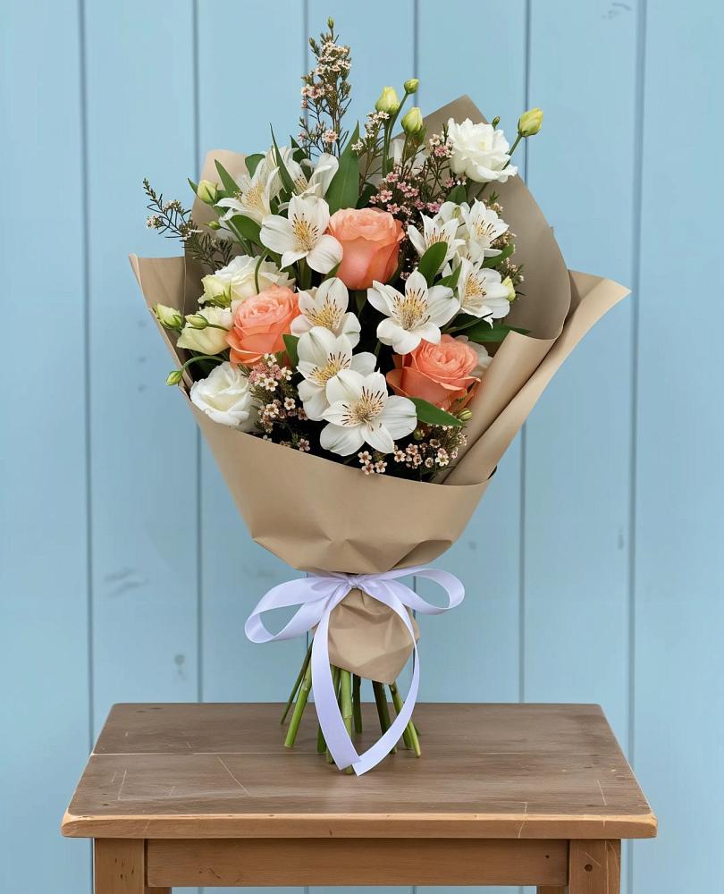 Букет цветов из: Альстромерии, Лизиантусы, Розы и Хризантемы в Борисовке