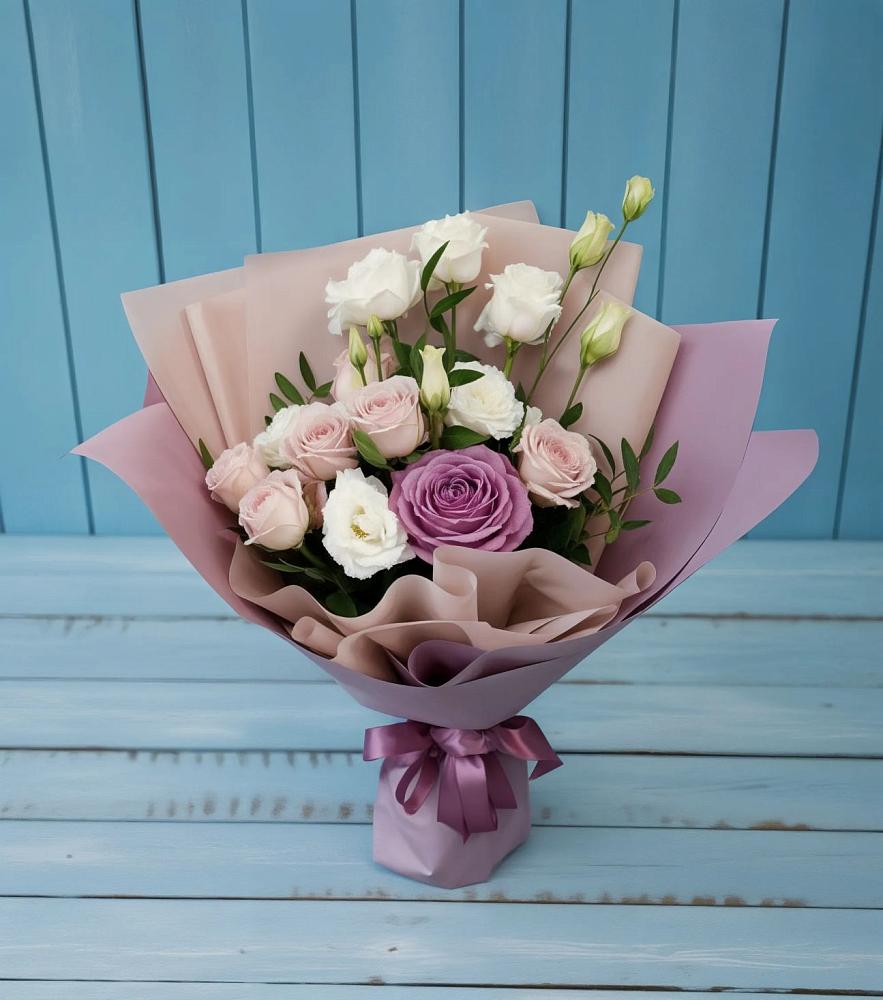 Букет цветов из: Розы и Лизиантусы в Борисовке